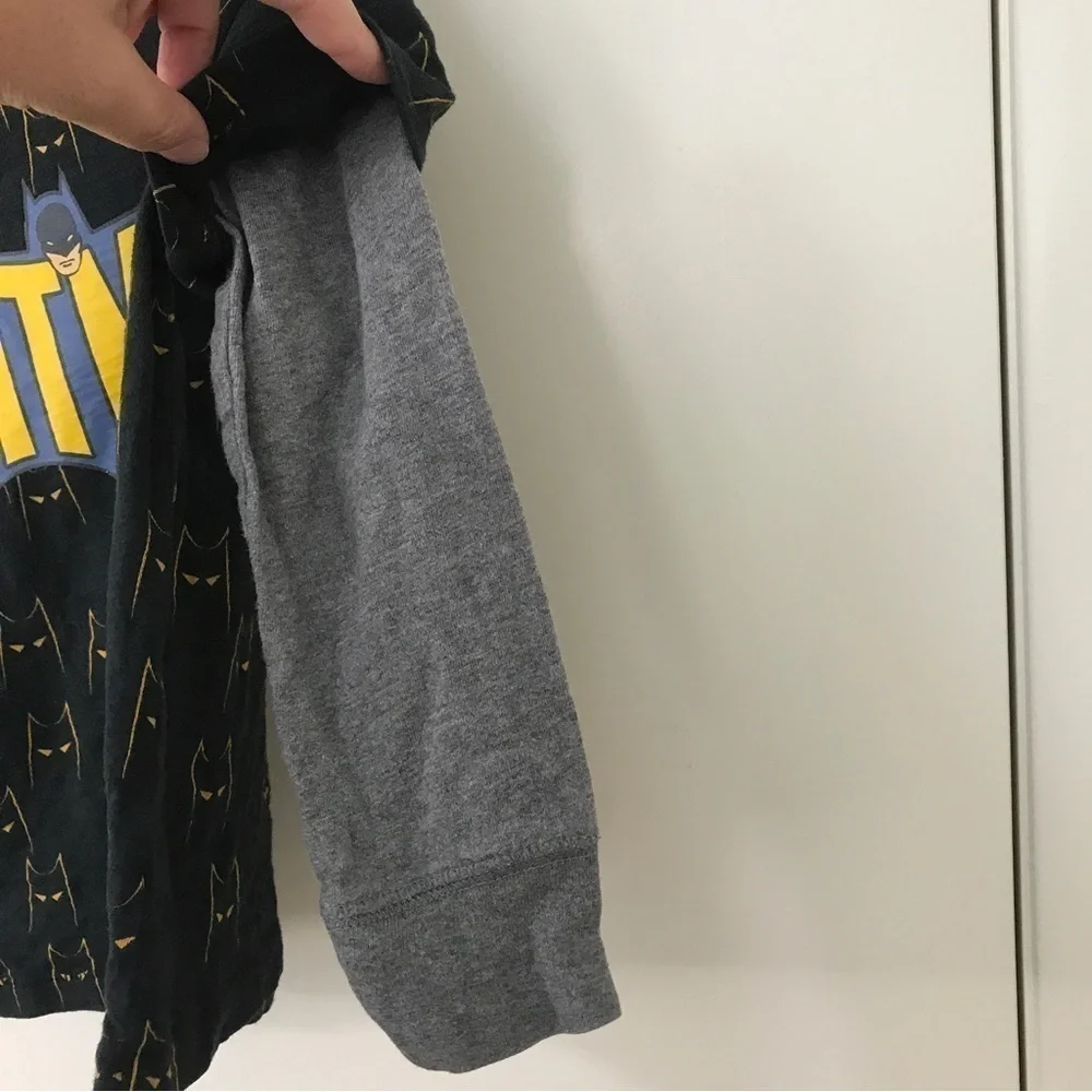 3/$15 gap x DC comics kids toddler Batman long sleeve shirt